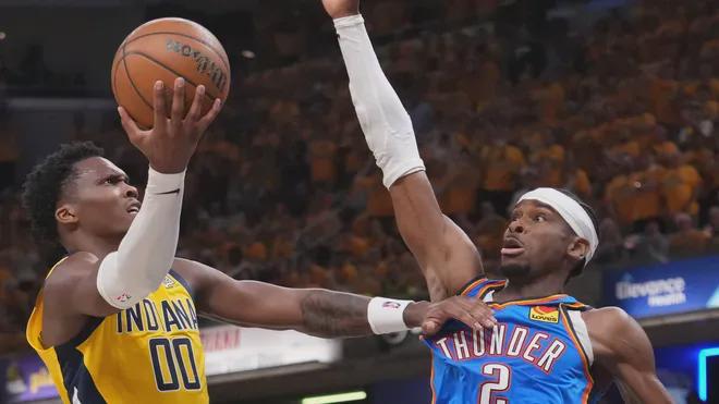 卡莱尔看哈利和內姆，正如安西看樱木和流川