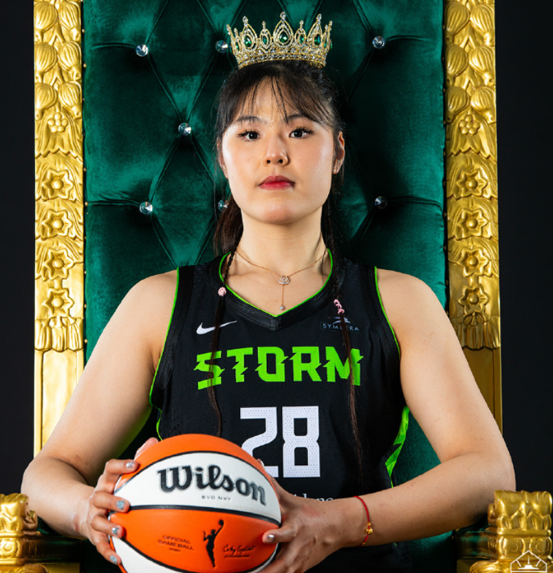 bob半岛体育-媒体人：李月汝策应掩护应有尽有，作为风暴内线第一替补问题不大