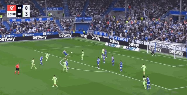 bob半岛体育平台-【西甲】阿拉维斯0比3巴萨，莱万半场帽子戏法