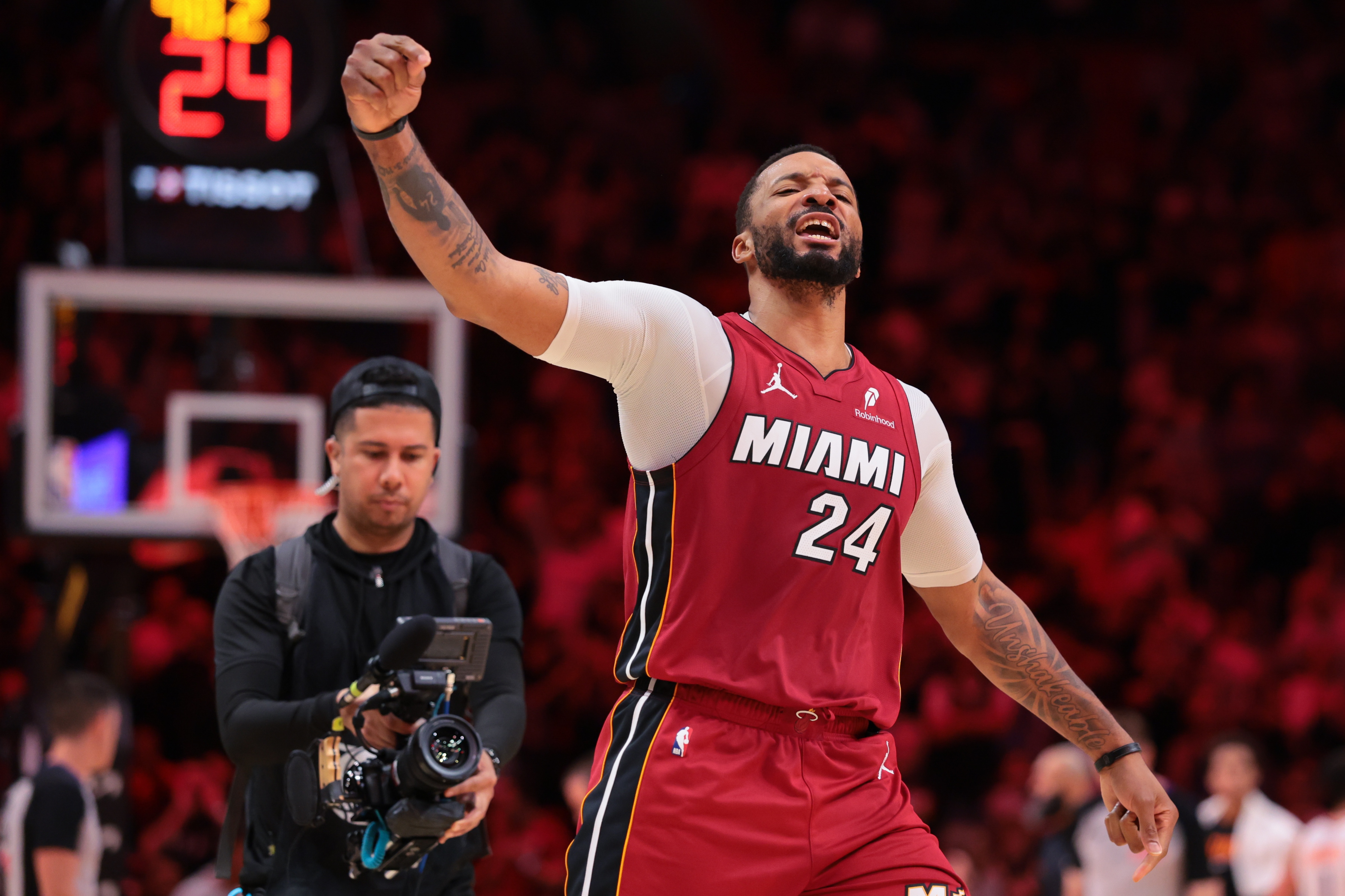 bob半岛体育平台-鲍威尔：篮球是团队运动 必须信任队友 我们的替补队员发挥出色