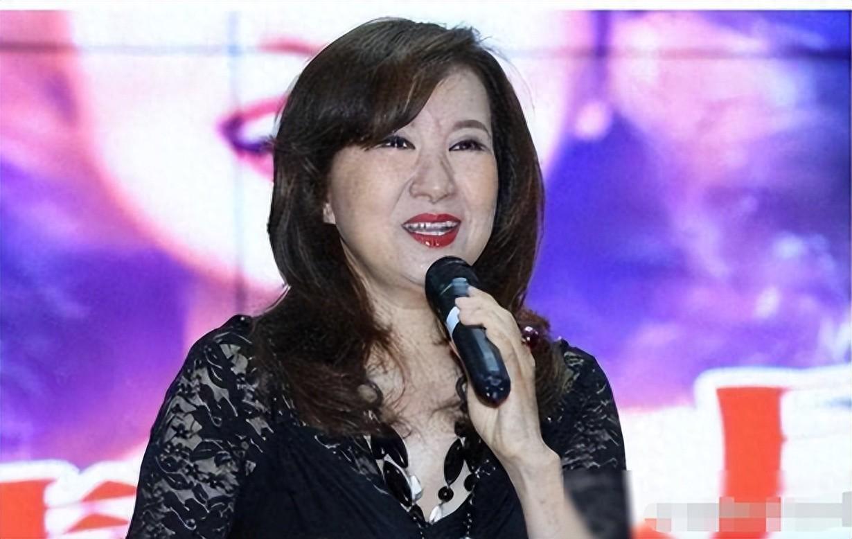 bob半岛体育官网-事业巅峰远赴美国，被老外“玩腻”后晚年回国，如今变成了这样！