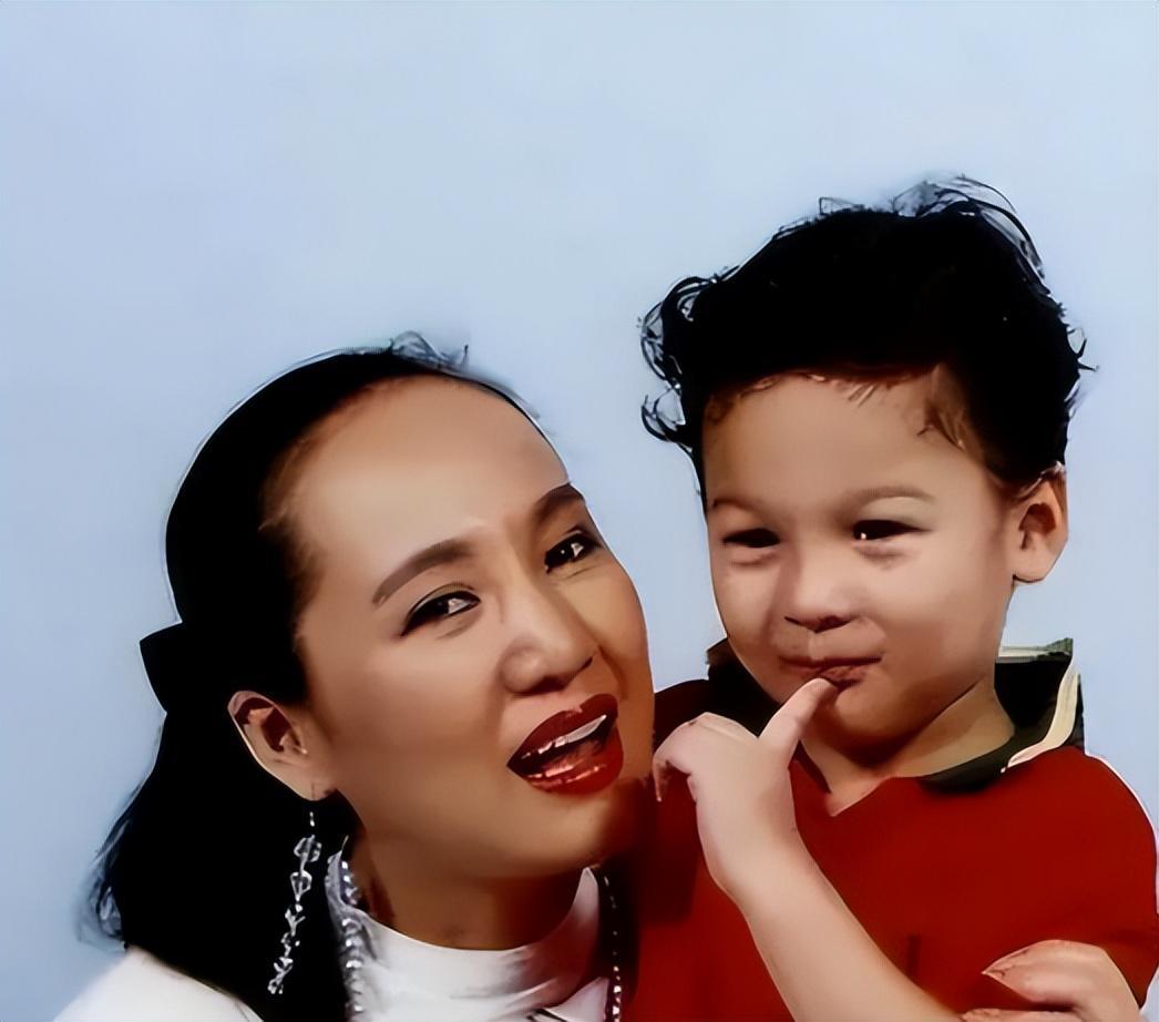 bob半岛体育官网-事业巅峰远赴美国，被老外“玩腻”后晚年回国，如今变成了这样！