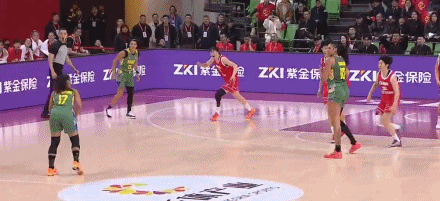 bob半岛体育-中国女篮0.2秒遭巴西绝平引热议 宫鲁鸣脸如铁色 末节被轰9-24