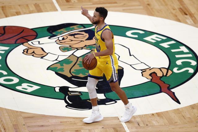 bob半岛体育平台-连续10场得分30+，孤独的库里开始疯狂地狂奔