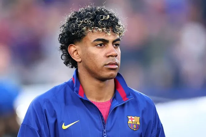 bob半岛体育官方网站-亚马尔半场数据：1次制造良机，3次射门，2次制造犯规